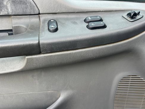 Used 2004 Ford F350 XLT image 11