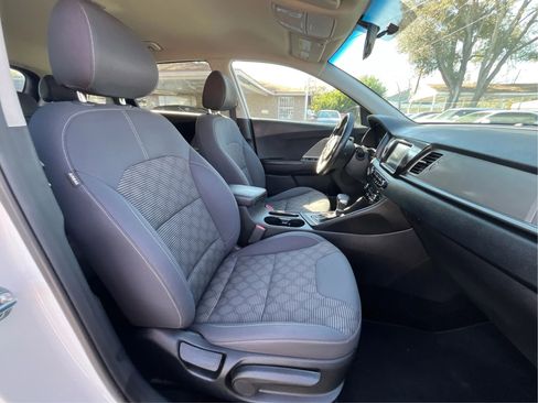Used 2019 Kia Niro LX image 24