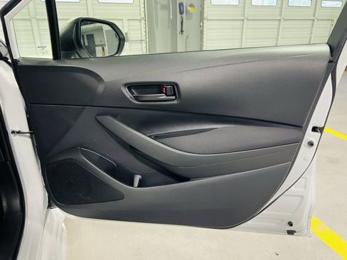 Used 2023 Toyota Corolla LE image 32