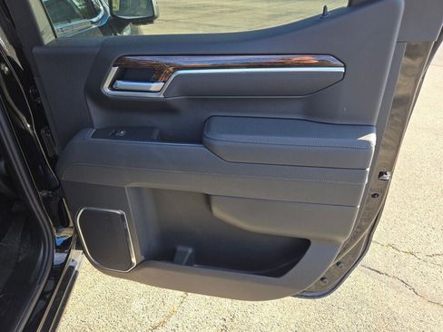 New 2026 GMC Sierra 1500 SLE w/ Preferred Package image 10