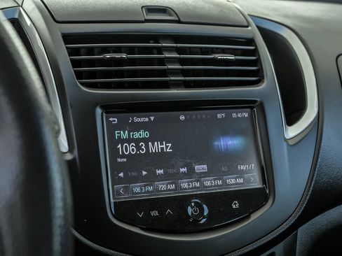 Used 2016 Chevrolet Trax LS FWD image 21