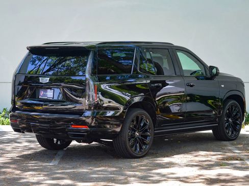 Used 2026 Cadillac Escalade Platinum Sport w/ LPO, ONYX Package AWD/4WD image 16