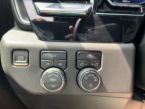 Used 2023 Chevrolet Silverado 1500 LT AWD/4WD image 23