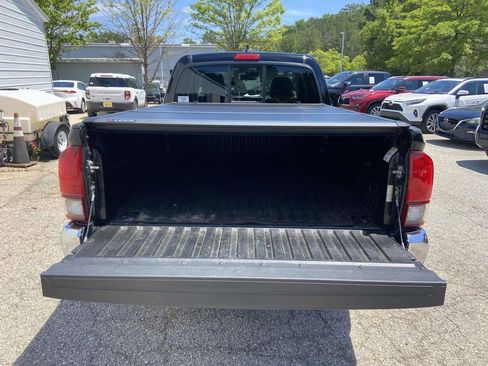 Used 2023 Toyota Tacoma SR5 RWD image 11