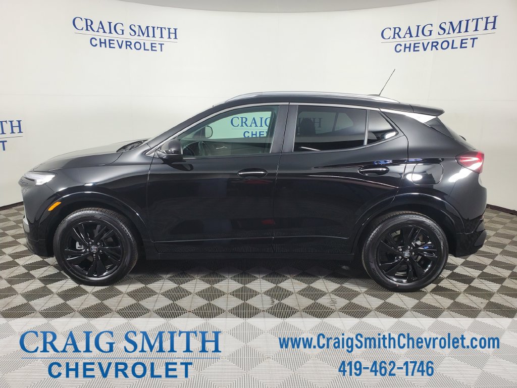 Used 2024 Buick Encore GX Sport Touring FWD image 2