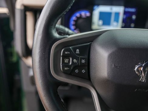 Used 2023 Ford Bronco Wildtrak image 15