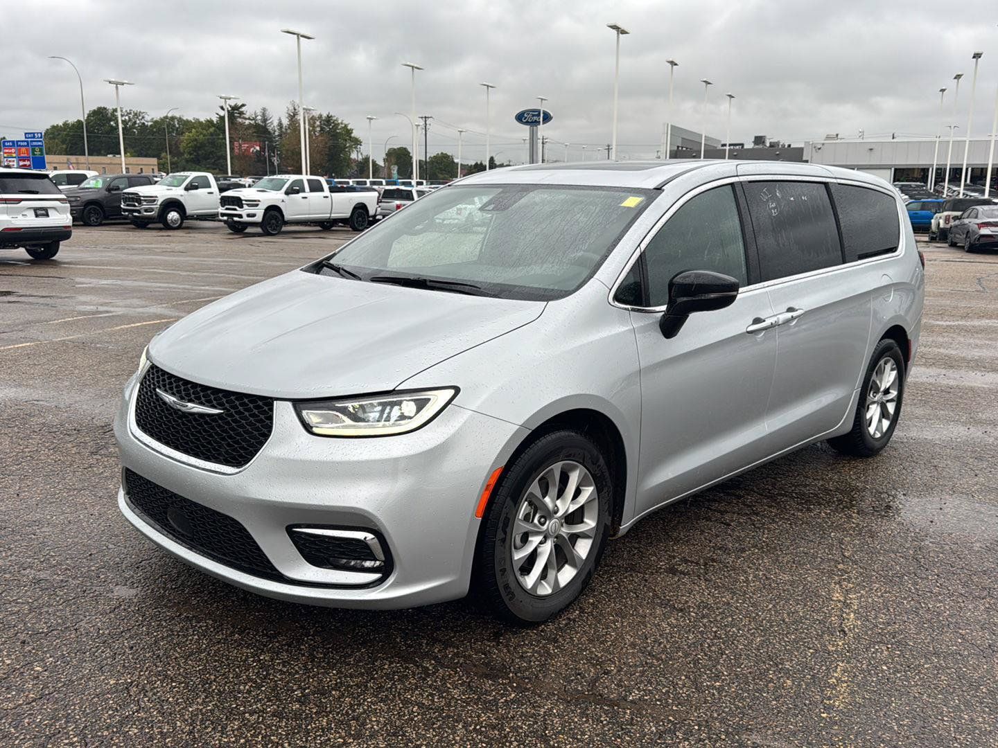 Certified 2026 Chrysler Pacifica Limited FWD image 6