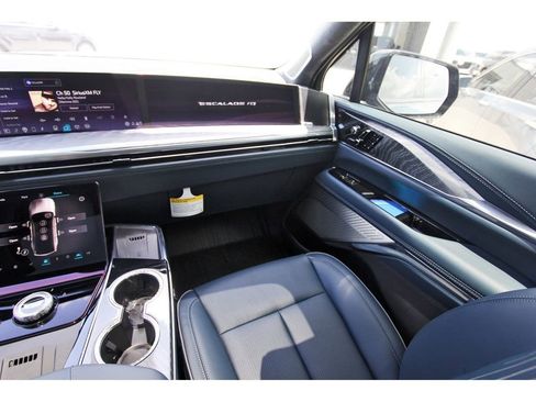 New 2026 Cadillac Escalade IQ Sport 2 w/ LPO, ONYX Package image 10