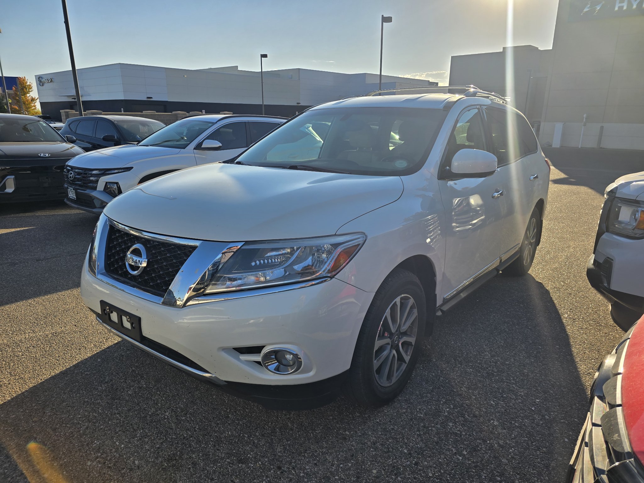 Used 2016 Nissan Pathfinder SL w/ SL Tech Package AWD/4WD image 12