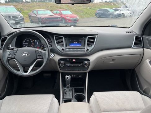 Used 2017 Hyundai Tucson Sport image 12