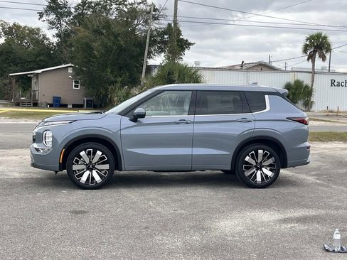 New 2026 Mitsubishi Outlander SEL FWD image 2