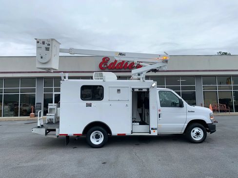 Used 2019 Ford E-350 and Econoline 350 Super Duty RWD image 52