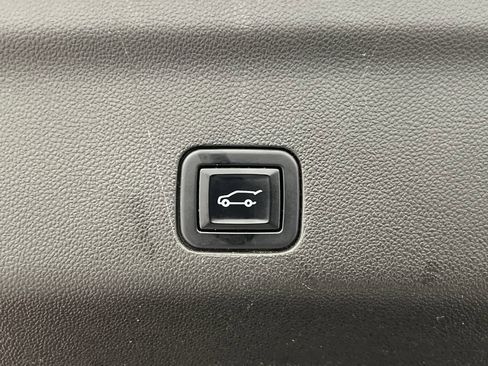 Used 2022 GMC Yukon XL AT4 AWD/4WD image 42