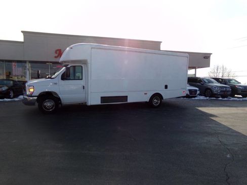 Used 2019 Ford E-450 and Econoline 450 Super Duty w/ Shuttle Bus Prep Package image 1