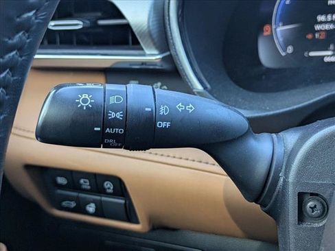 Used 2023 Toyota Highlander Platinum FWD image 7