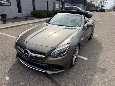 Used 2018 Mercedes-Benz SLC 300 image 4