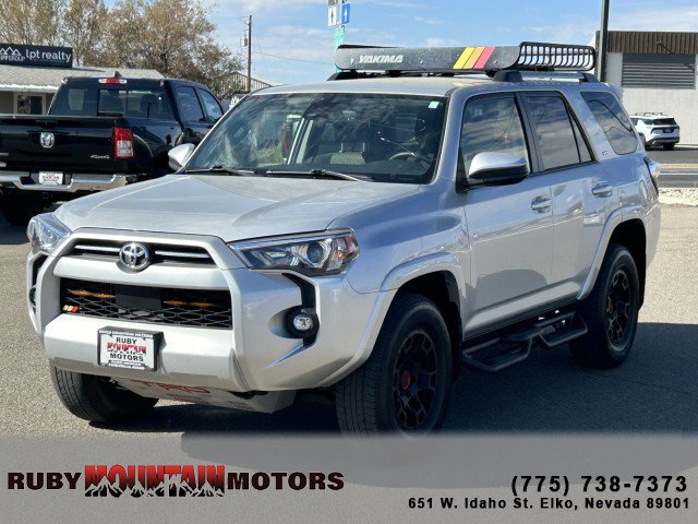Used 2022 Toyota 4Runner SR5 w/ 4Runner Black Package (TMS) AWD/4WD image 3