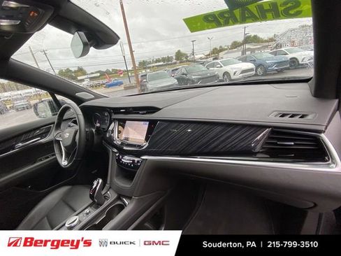 Used 2025 Cadillac XT6 Premium Luxury image 31