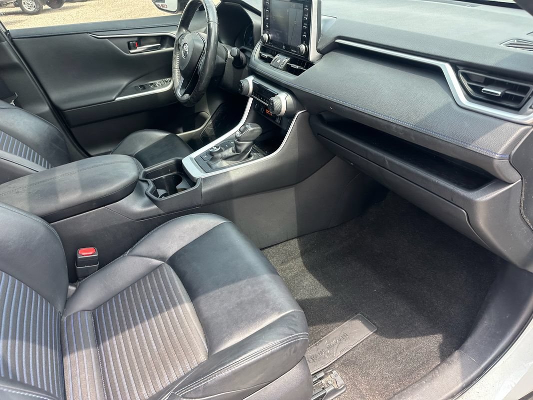 Used 2020 Toyota RAV4 XSE AWD/4WD image 17