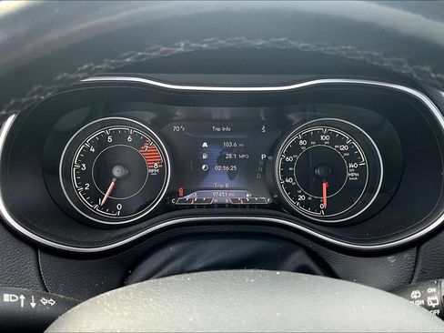 Used 2021 Jeep Cherokee Limited AWD/4WD image 12