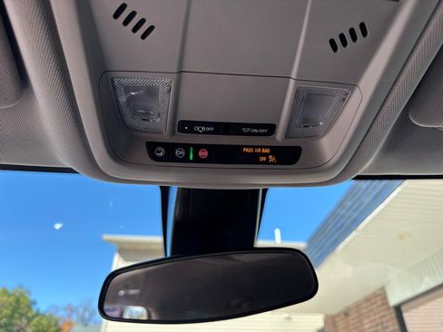 Used 2025 Chevrolet Blazer LT image 18