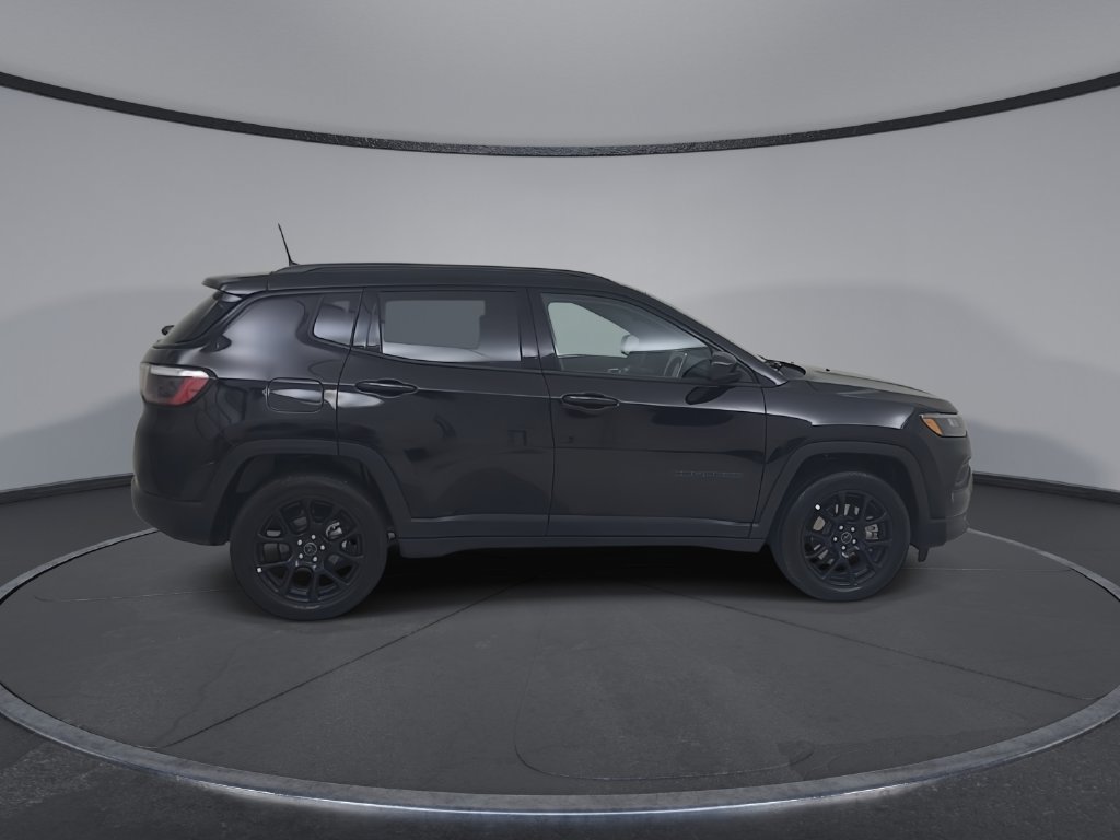 Certified 2025 Jeep Compass Latitude w/ Convenience Group AWD/4WD image 18