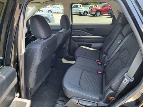 Used 2025 Nissan Pathfinder SV FWD image 14