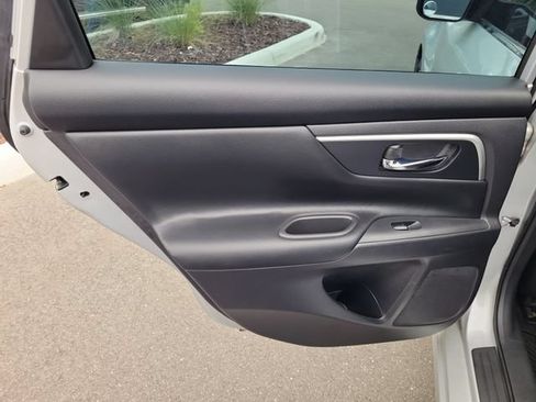 Used 2017 Nissan Altima 2.5 SV FWD image 14
