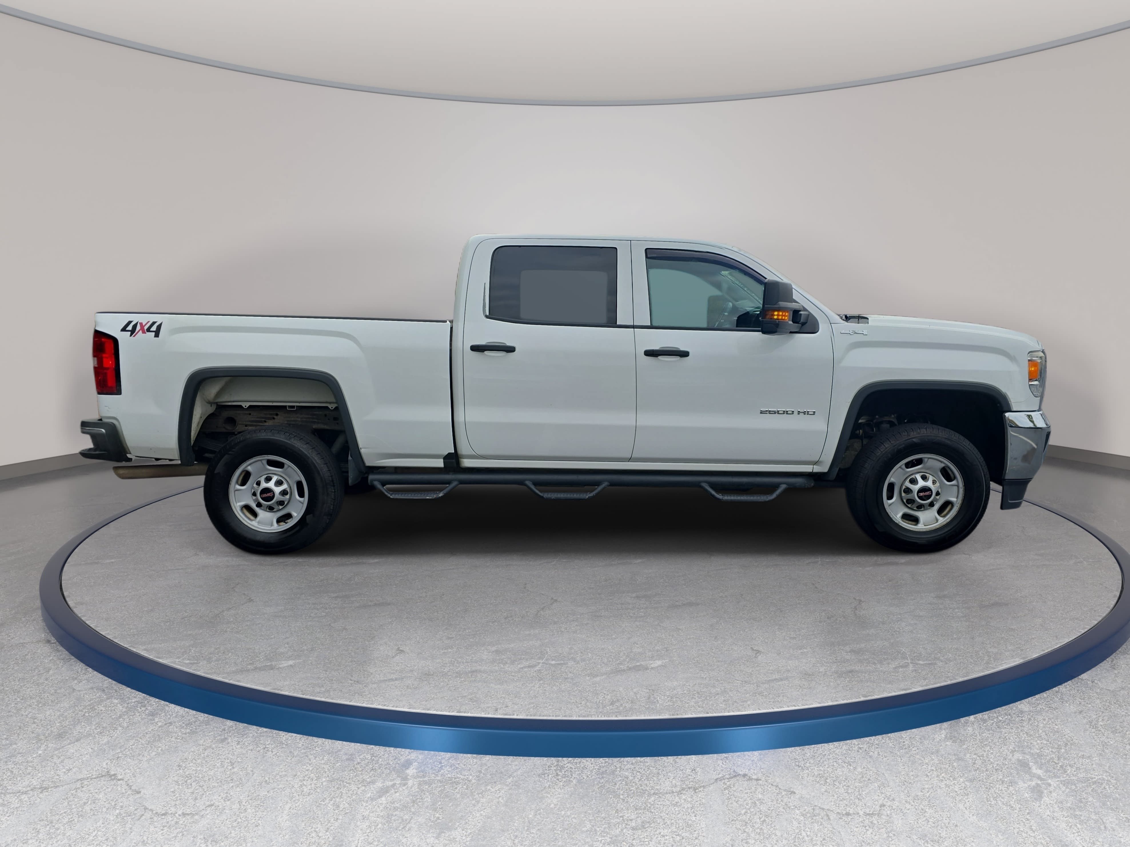 Used 2016 GMC Sierra 2500 4x4 Crew Cab w/ Sierra Convenience Package image 4