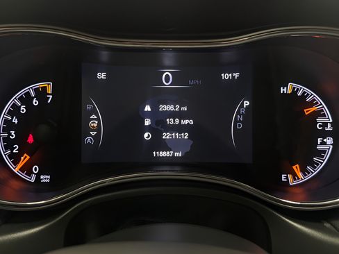 Used 2020 Jeep Grand Cherokee Altitude RWD image 20