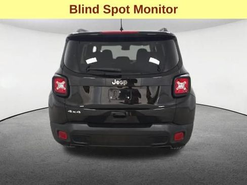 Used 2023 Jeep Renegade Latitude w/ Sun/Sound Group AWD/4WD image 7