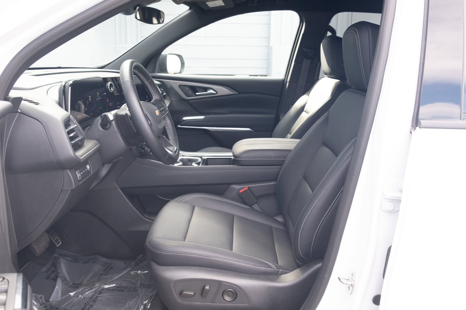 Used 2026 Chevrolet Traverse LT AWD/4WD image 11