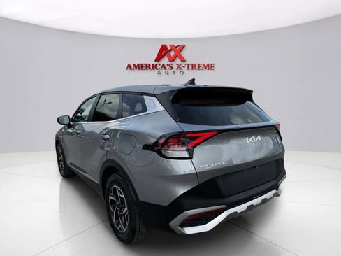 Used 2023 Kia Sportage LX image 3