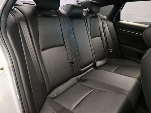 Used 2019 Honda Accord Sport image 40