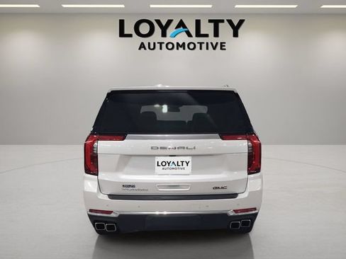 Used 2025 GMC Yukon XL Denali w/ Sun & Power Step Package AWD/4WD image 4