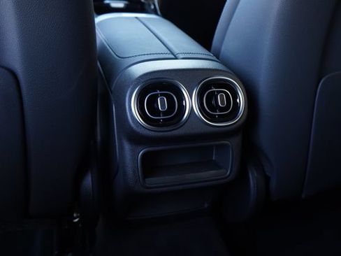 Used 2026 Mercedes-Benz GLC 300 image 28