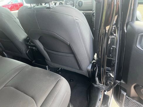 Used 2024 Jeep Wrangler Unlimited Rubicon 4xe image 43