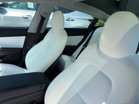 Used 2020 Tesla Model 3 Standard Range Plus RWD image 7