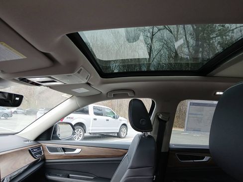 New 2026 Volkswagen Atlas SE FWD image 20