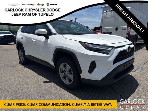 Used 2024 Toyota RAV4 XLE FWD image 4