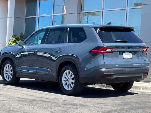 Certified 2025 Toyota Grand Highlander FWD image 8