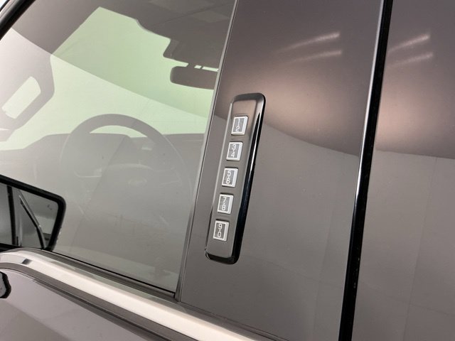 Used 2022 Ford F150 Platinum AWD/4WD image 12