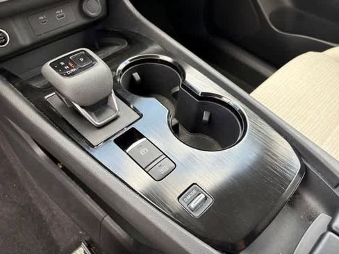 Used 2023 Nissan Rogue SV FWD image 18