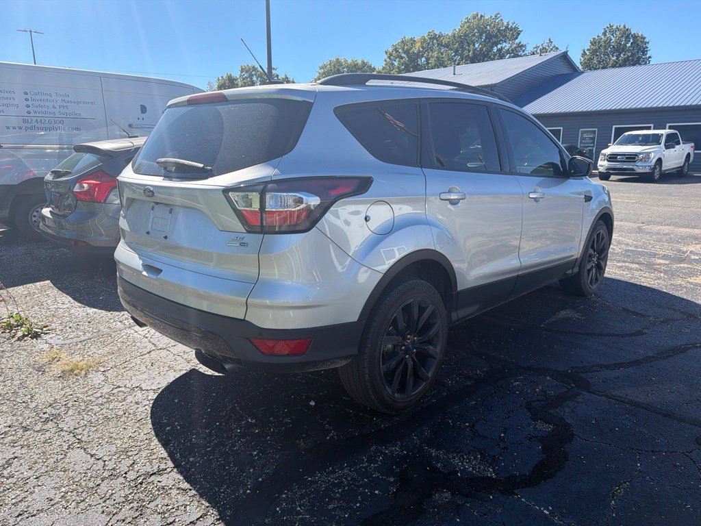 Used 2017 Ford Escape SE w/ Equipment Group 201A AWD/4WD image 4