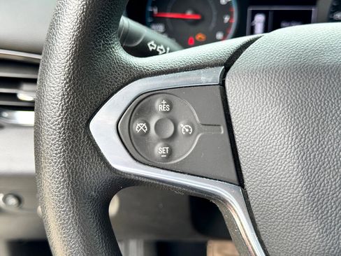 Used 2021 Chevrolet Traverse LS image 28