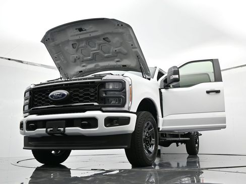 New 2026 Ford F350 XL w/ XL Chrome Package image 48