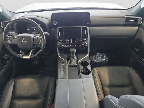 Certified 2022 Lexus LX 600 4WD w/ Luxury Package image 9