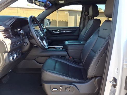 Used 2022 GMC Yukon Denali w/ Advanced Technology Package image 24