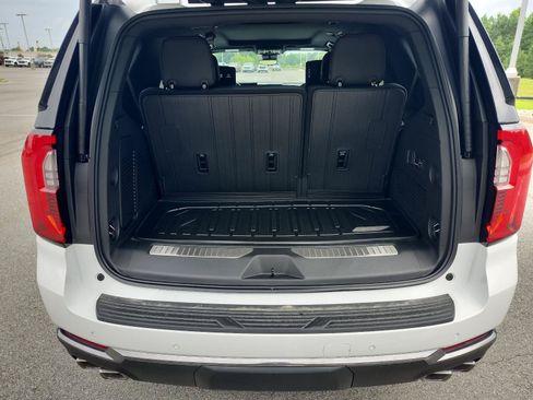 New 2026 GMC Yukon AT4 w/ AT4 Premium Plus Package AWD/4WD image 8