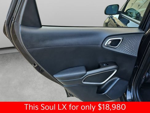 Used 2025 Kia Soul LX FWD image 35
